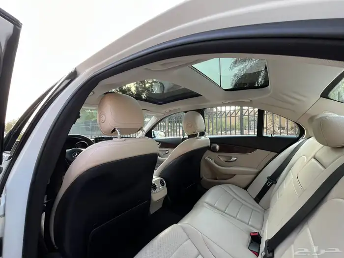 مرسيدس C300 2015 ( بحالة الوكالة ) 47