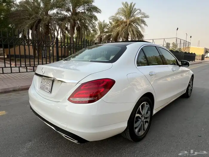 مرسيدس C300 2015 ( بحالة الوكالة ) 11