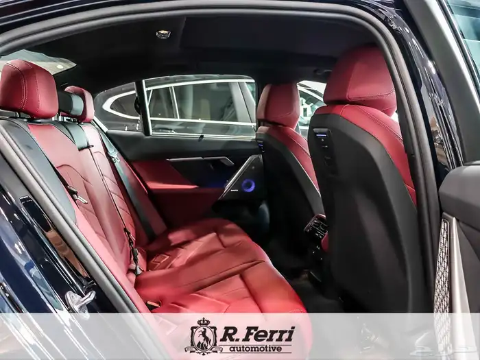 اجمل 2024 BMW 530i - فل اوبشن شبه جديده وسعر مميز جدا 9