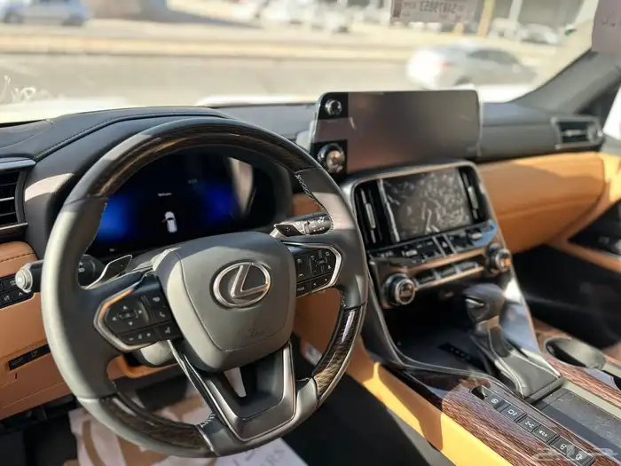 لكزس2025 LX 6
