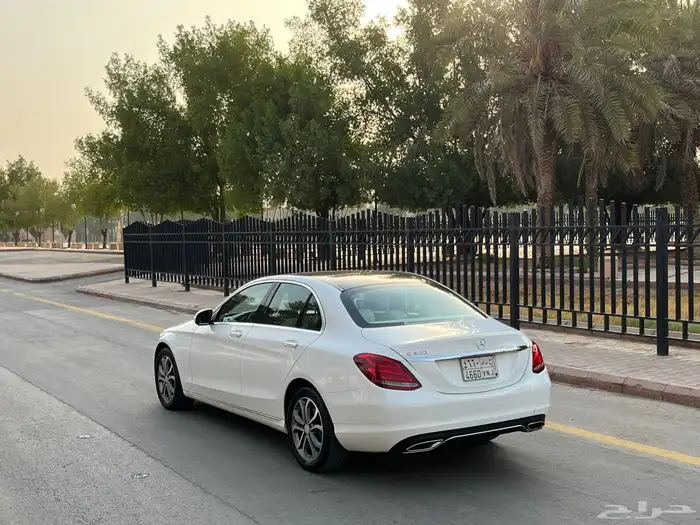 مرسيدس C300 2015 ( بحالة الوكالة ) 19