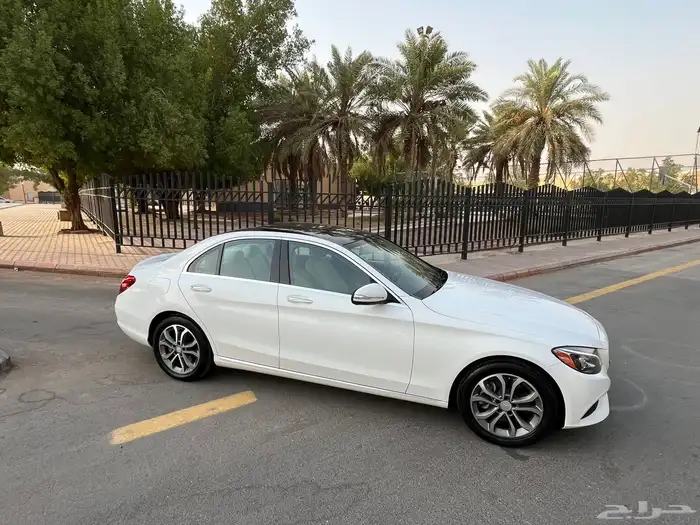 مرسيدس C300 2015 ( بحالة الوكالة ) 4