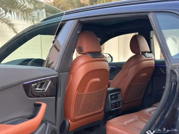 اودي Q8 2023 بلاك ادشن 19