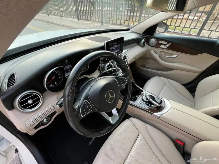 مرسيدس C300 2015 ( بحالة الوكالة ) 43