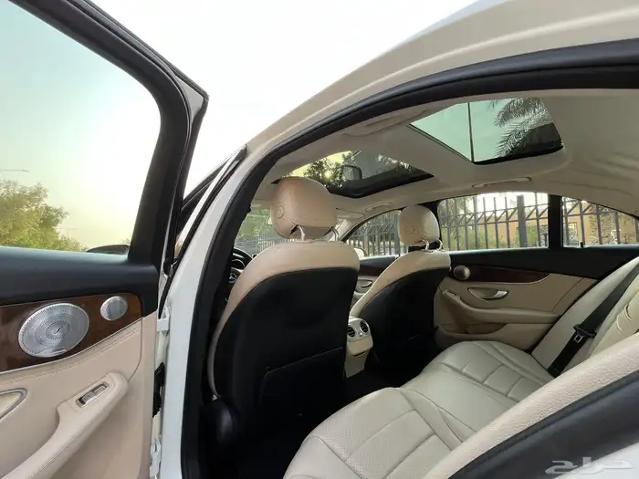 مرسيدس C300 2015 ( بحالة الوكالة ) 46