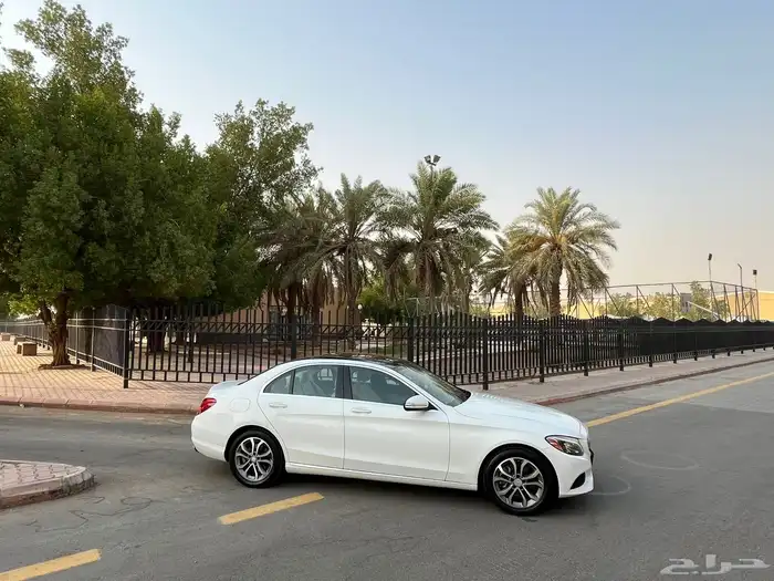 مرسيدس C300 2015 ( بحالة الوكالة ) 12