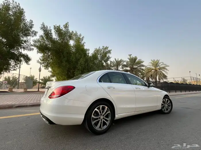 مرسيدس C300 2015 ( بحالة الوكالة ) 14