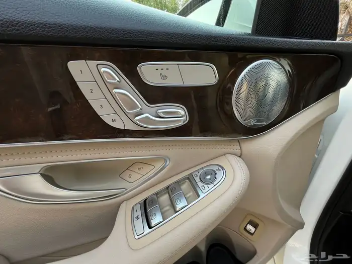مرسيدس C300 2015 ( بحالة الوكالة ) 48