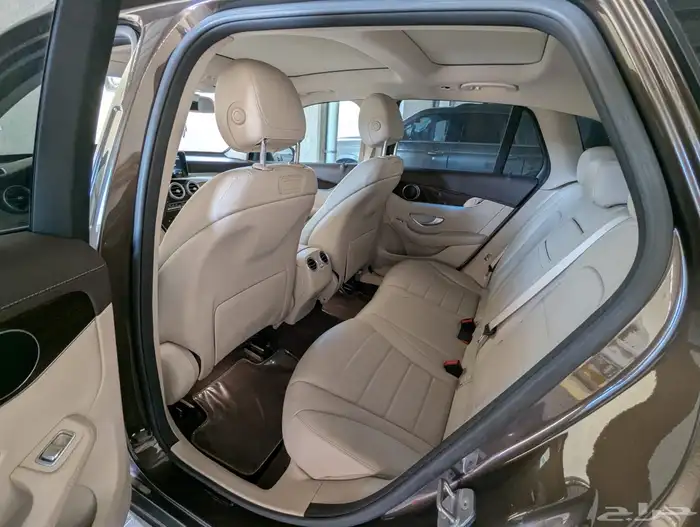 2018 Mercedes-Benz GLC 250 AMG Line 4MATIC 6
