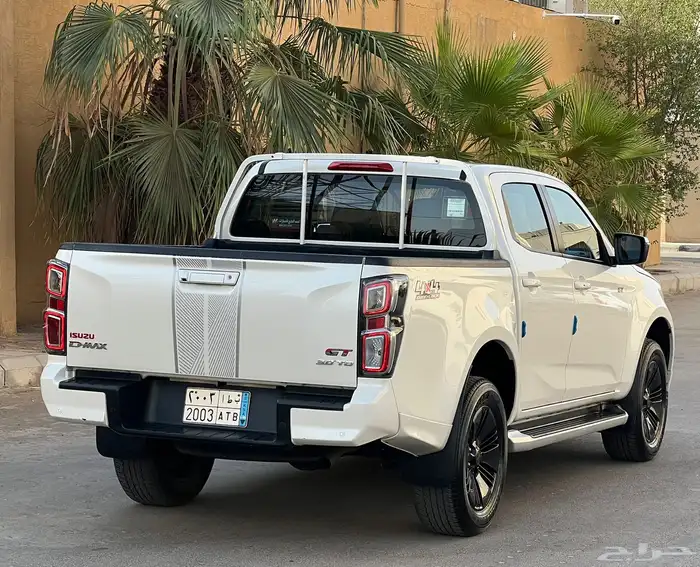 ايسوزو ديماكس 2023 GT (بحالة ممتازة) 4