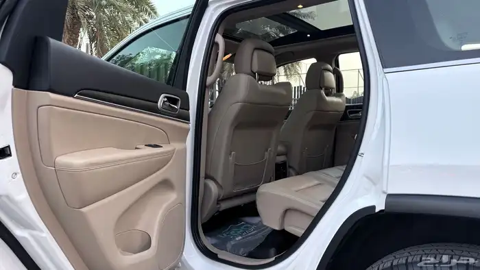جيب جراند شروكي Limited 2021 ( شبه جديد ) 36
