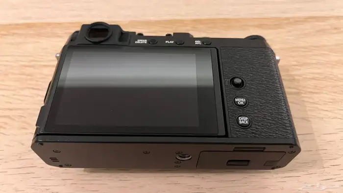 كاميرا فوجي فيلم fujifilm X-E4 مع عدسة فوجي xc35 f2 4