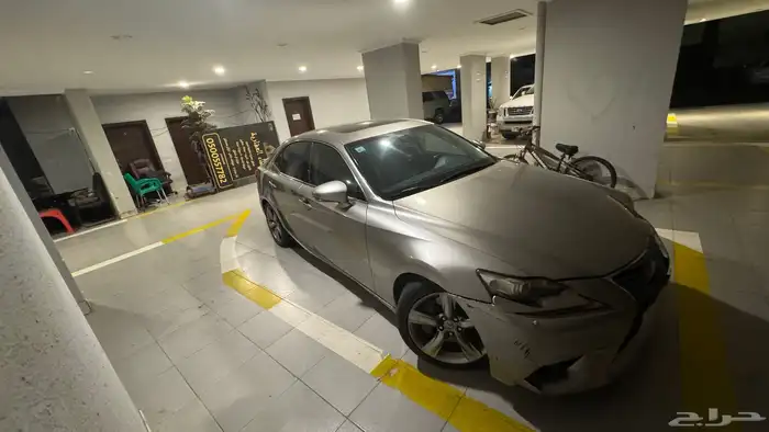 لكزس is350 فل ماشي 169 الف 0