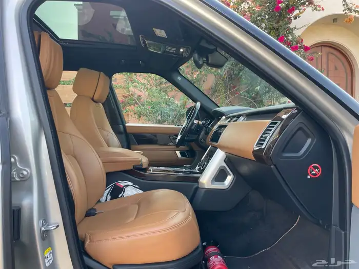رنج روفر فوج SE V8 2018 ناغي ( بحالة الوكالة ) 29