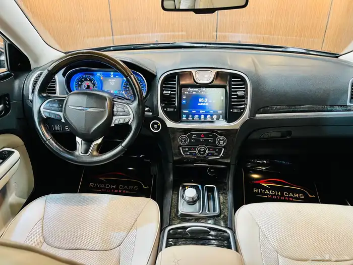 كرايزلر 2016 C300 فل الفل V6 (( عرض خاص )) 7