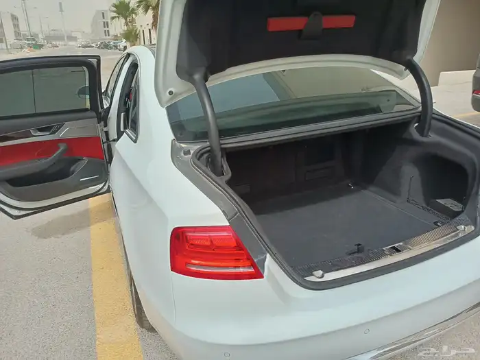 اودي A8 2012 1