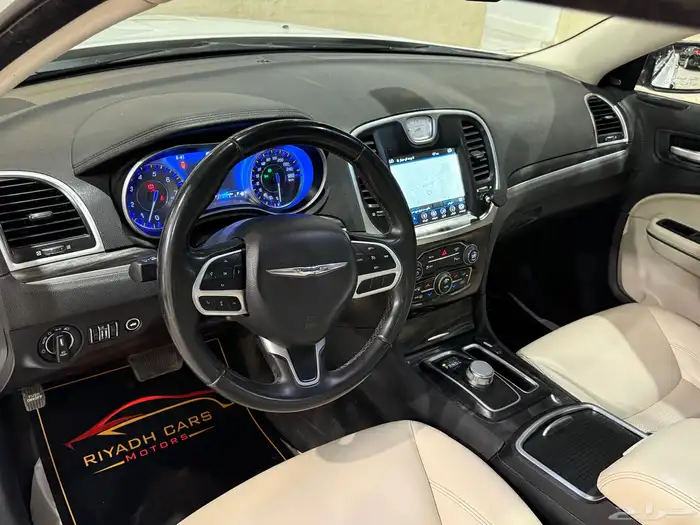 كرايزلر 2018 فل C300 (بحالة ممتازة) 5