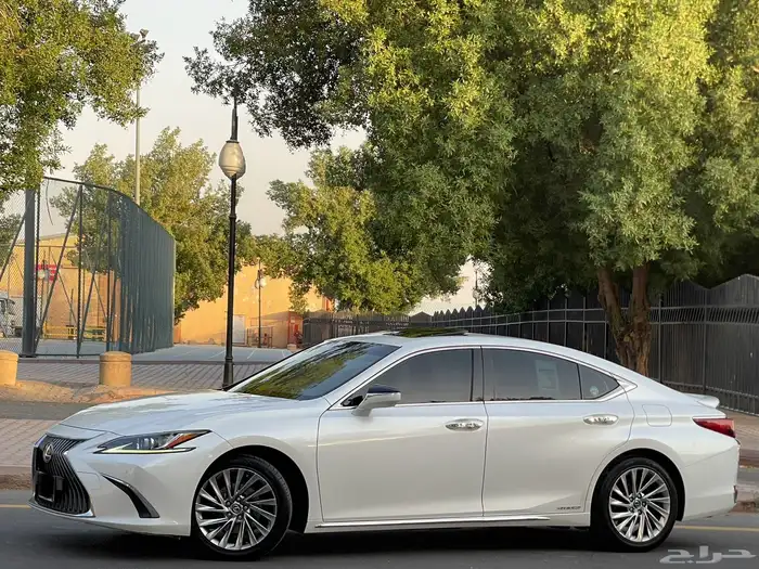 لكزس-2020-ES300h(ممشي88الف) 11