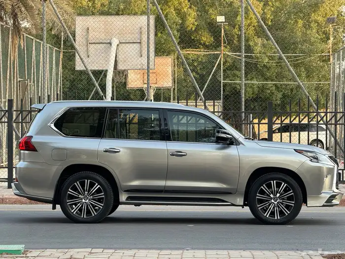 لكزس LX570 S 2019 2