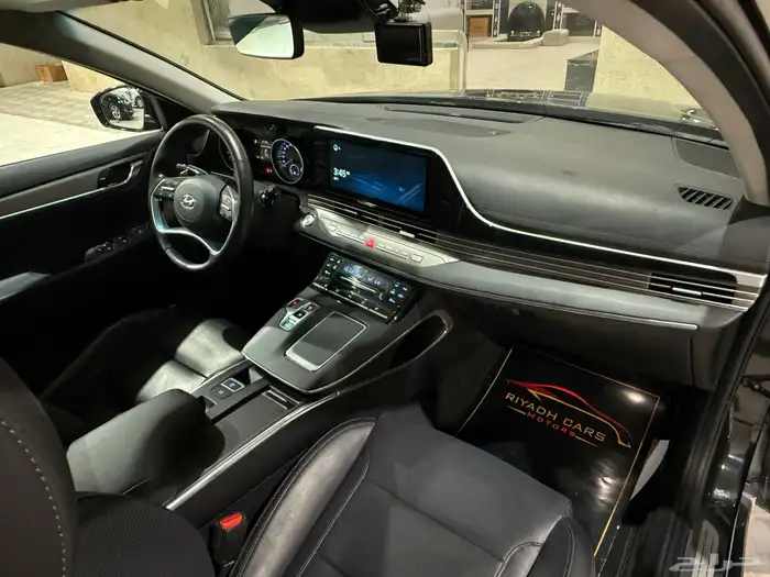 هيونداي ازيرا 2020 V6(بحالة ممتازة) 7