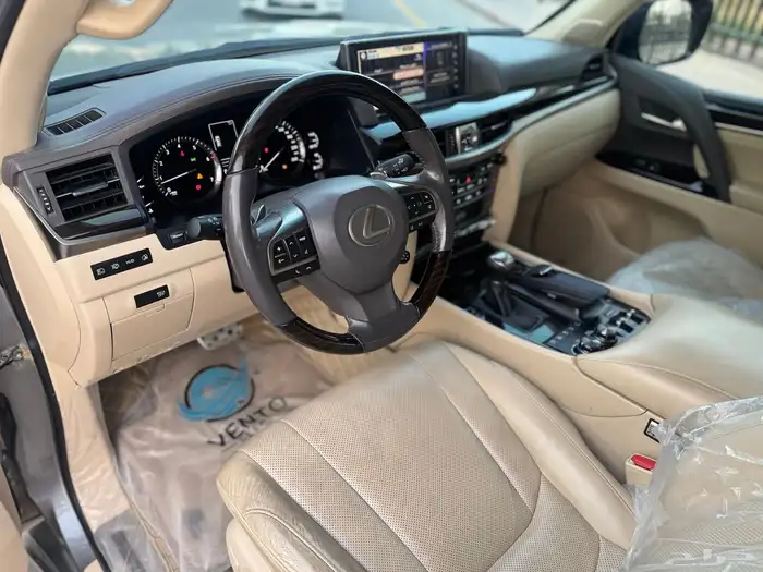 لكزس LX570 S 2019 23