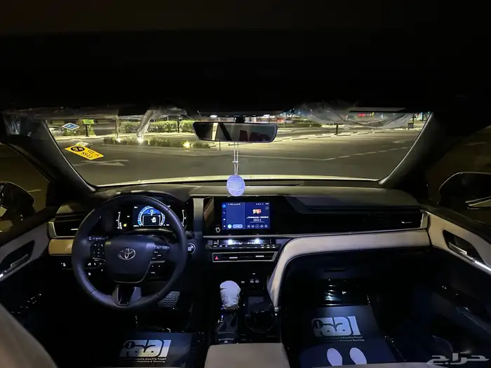 للبيع كامري 2025 LE بنزين ابيض لؤلؤي 23