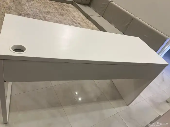 طاوله نضيف لون ابيض 2
