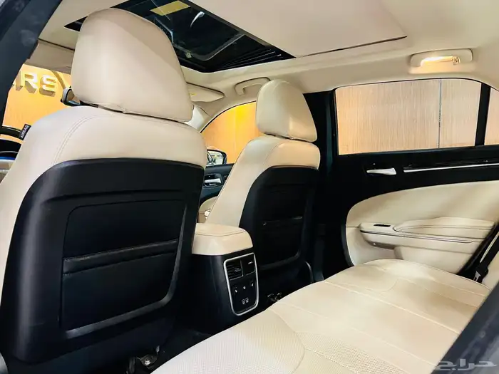 كرايزلر 2016 C300 فل الفل V6 (( عرض خاص )) 9