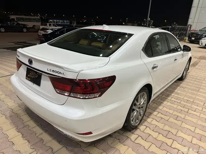 لكزس LS600 موديل 2015 فل كامل هايبرد 25