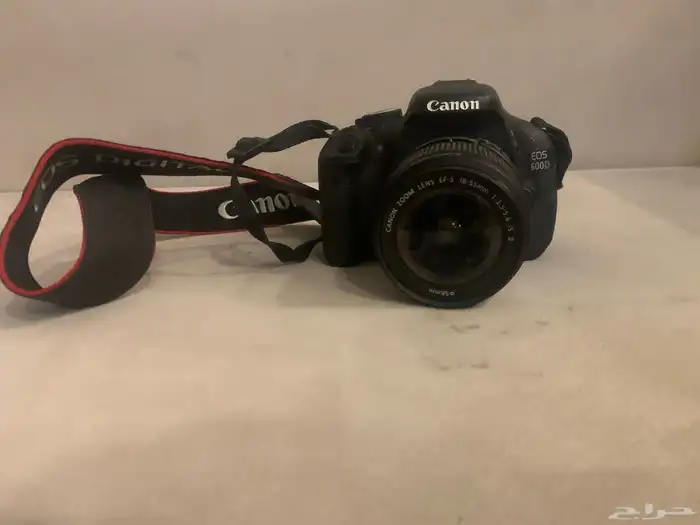 كاميرا600D مع ملحقات عدسةEF-S على سوم 0