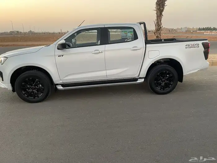 اسيوزو 2025 ديماكس جي تي فل كامل وكاله ماشي 6500 فقط 3
