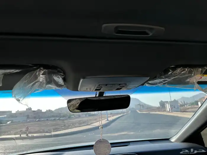 للبيع كامري 2025 LE بنزين ابيض لؤلؤي 41