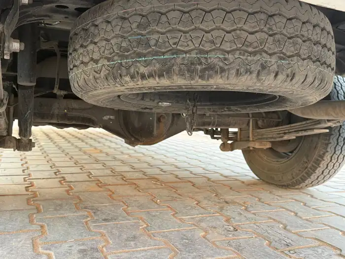 تويوتا هايلوكس 2014 غمارتين GLX سعودي مخزنه 13