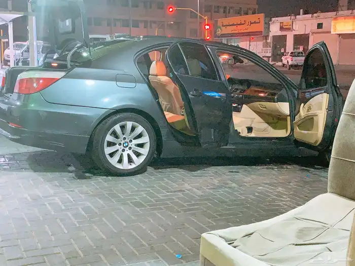 سيارة BMW 523i موديل 2008 3