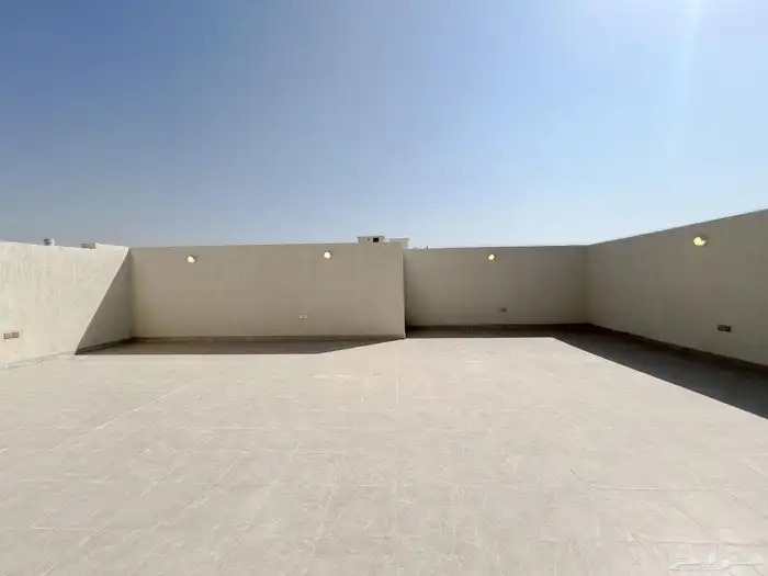 فيلا مستقلة للبيع في الدفاع بالعزيزية 23