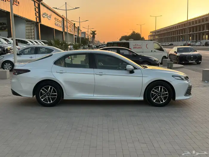 تويوتا كامري LE مطور 2023 8