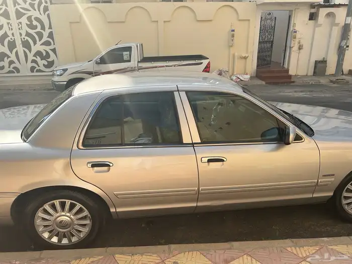 فورد ماركيز نظيف جداا في قمه النظافه 0
