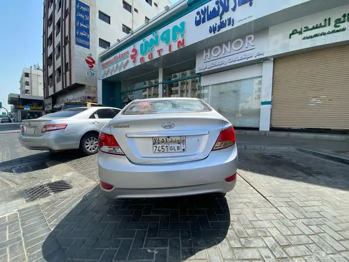 اكسنت مديل 2012 فل كامل مجدد ومفحوص قير ماكينه ع الشرط 6