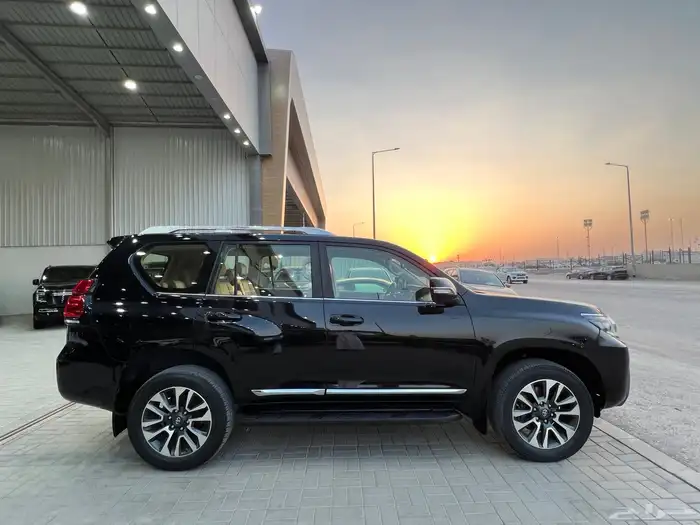 تويوتا برادو VX موديل 2022 5