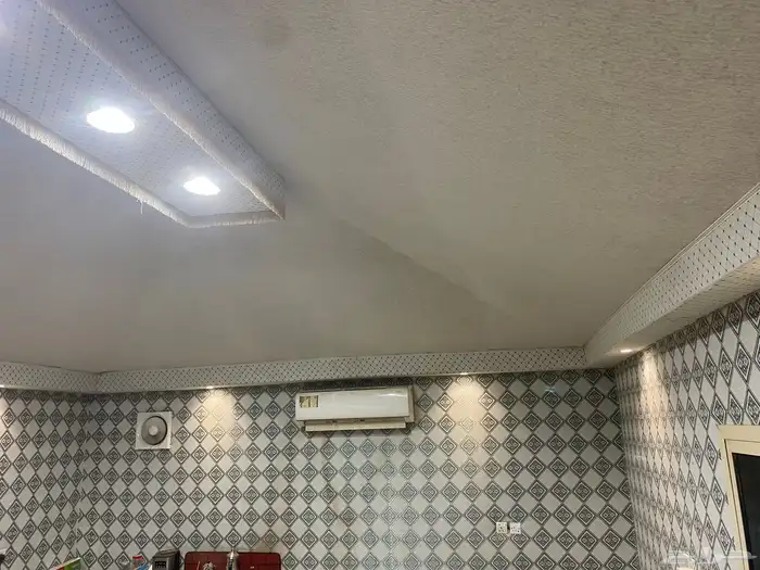 بيت شعر ملكي 0