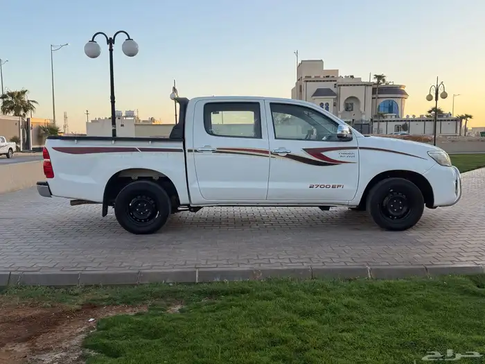 تويوتا هايلوكس 2014 غمارتين GLX سعودي مخزنه 6