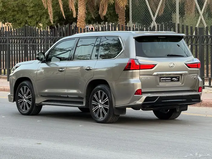 لكزس LX570 S 2019 13