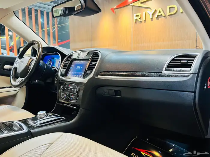 كرايزلر 2016 C300 فل الفل V6 (( عرض خاص )) 8