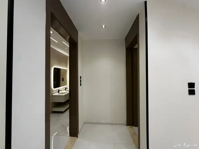 فلل وشقق للبيع 26