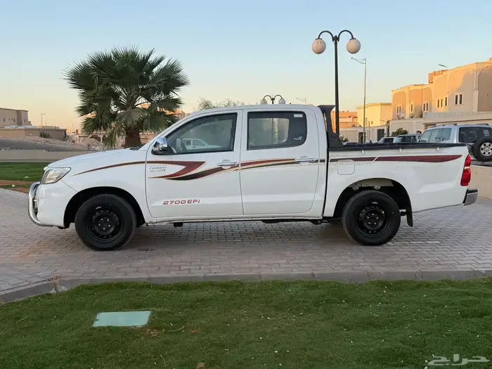 تويوتا هايلوكس 2014 غمارتين GLX سعودي مخزنه 5