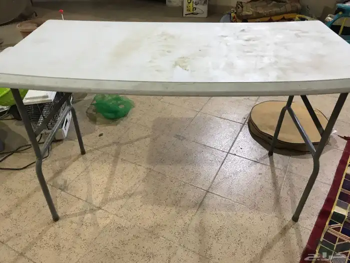طاوله فيبر كبيرة لبيع على السوم 1