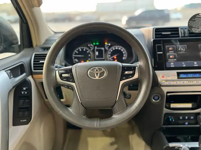 تويوتا برادو VX موديل 2022 10