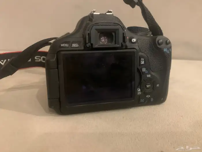 كاميرا600D مع ملحقات عدسةEF-S على سوم 3