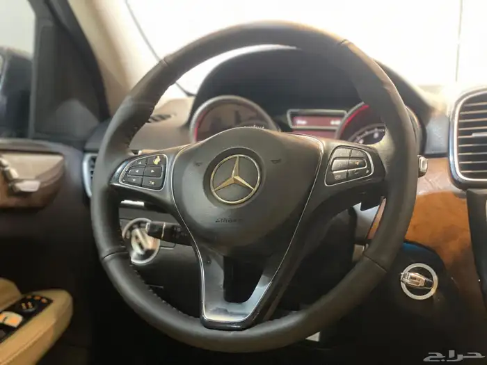 مرسيدس GLE400 2017 بحالة نظيفة 11