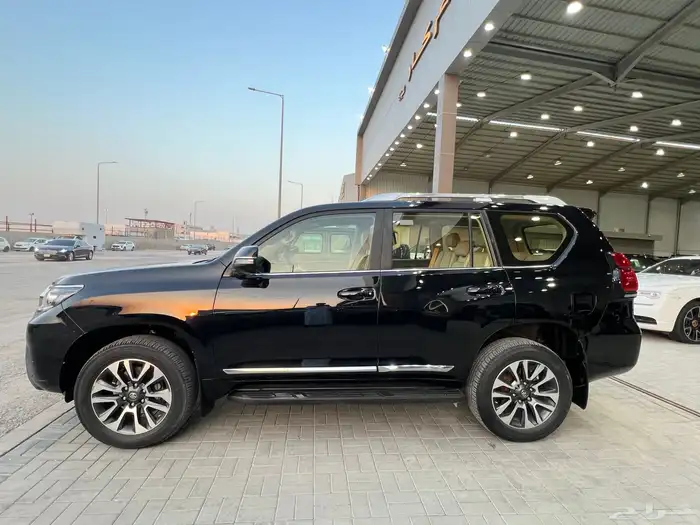 تويوتا برادو VX موديل 2022 4